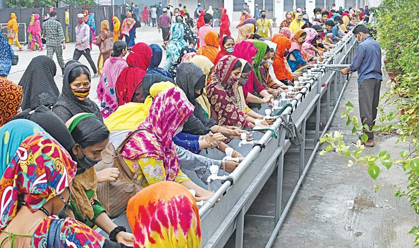 孟加拉国近半数服装工厂复工